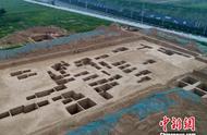 陕西咸阳秦墓发掘重大发现：琉璃珠揭示古代中西交往